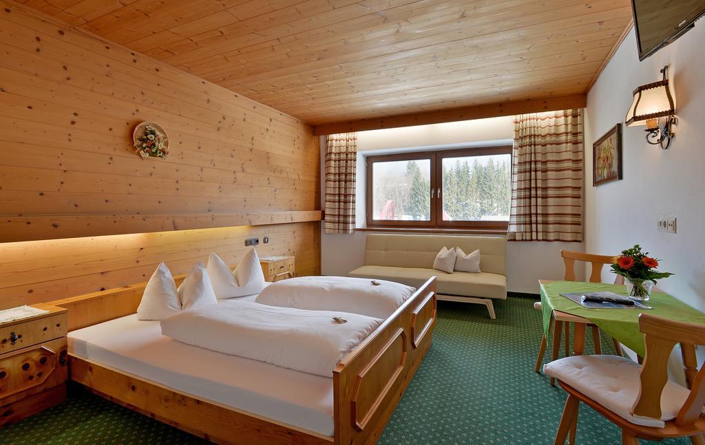 Pension Huettwirt Kossen Exterior photo